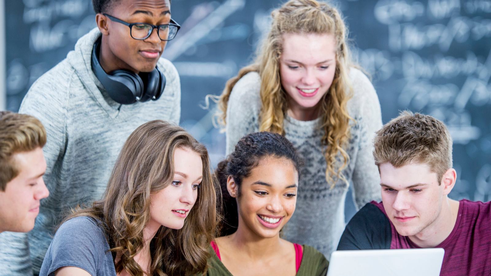 Kids at a computer 